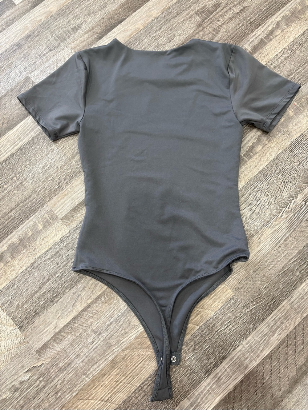 SWS Contour Sleek Gray Short-Sleeve Bodysuit Small - Picture 3 of 3